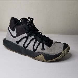 Nike KD Kevin Durant athletic shoes size 7.5